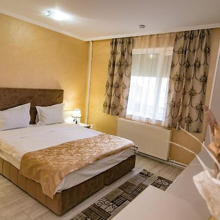 Hotel Floare De Iris Vama Veche Esterno foto