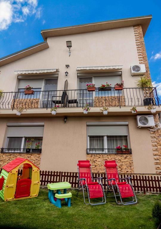 Hotel Floare De Iris Vama Veche Esterno foto