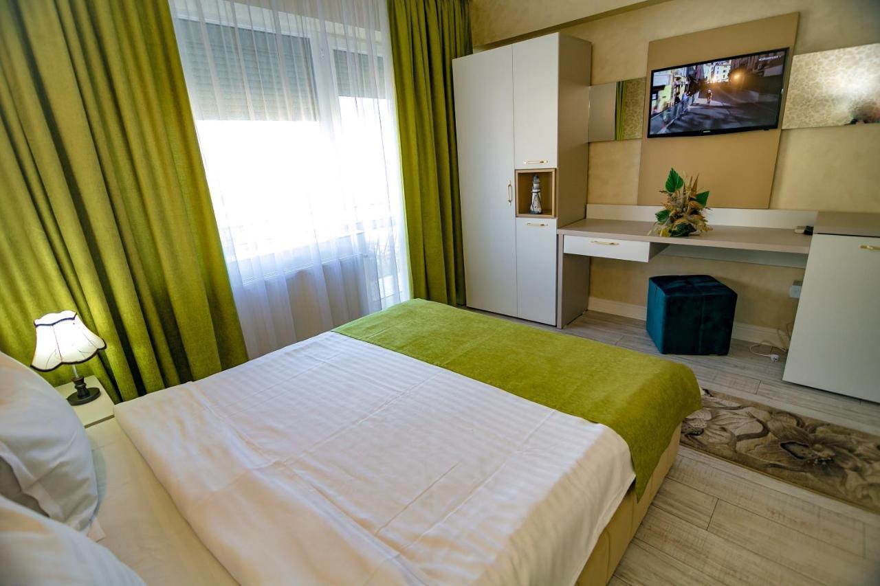 Hotel Floare De Iris Vama Veche Esterno foto