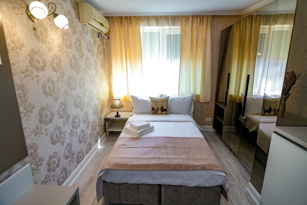 Hotel Floare De Iris Vama Veche Esterno foto