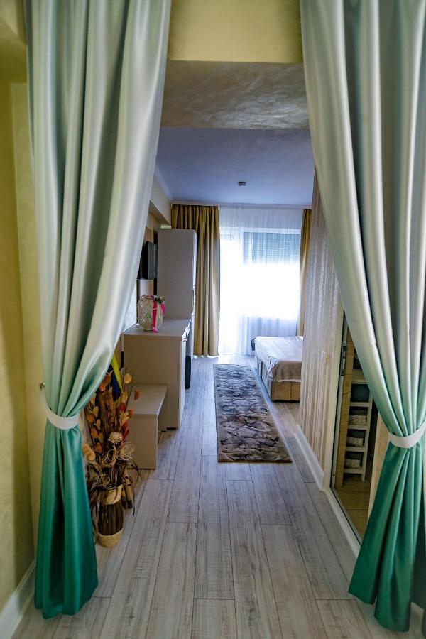 Hotel Floare De Iris Vama Veche Esterno foto