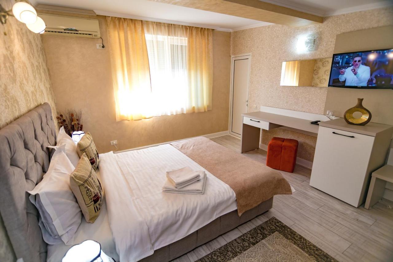 Hotel Floare De Iris Vama Veche Esterno foto