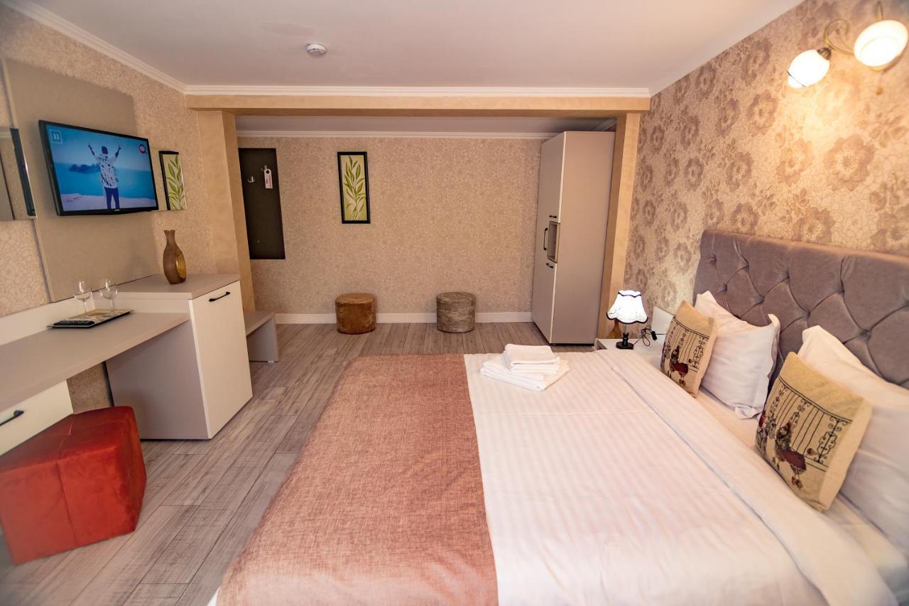 Hotel Floare De Iris Vama Veche Esterno foto