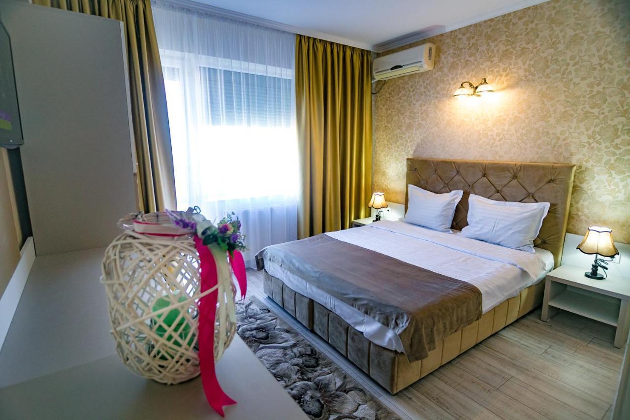 Hotel Floare De Iris Vama Veche Esterno foto